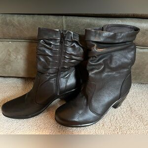 NAOT BLACK LEATHER SLOUCH ANKLE BOOTS 7 EUC